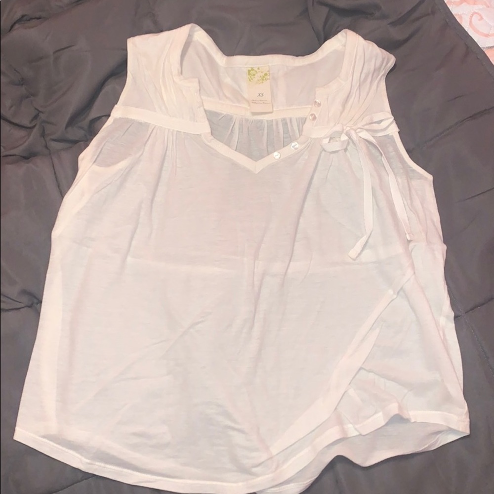 White tank top!